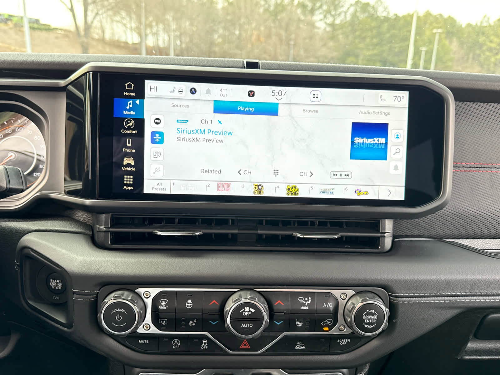 Used 2025 Jeep Wrangler Rubicon w/ Convenience Group image 18