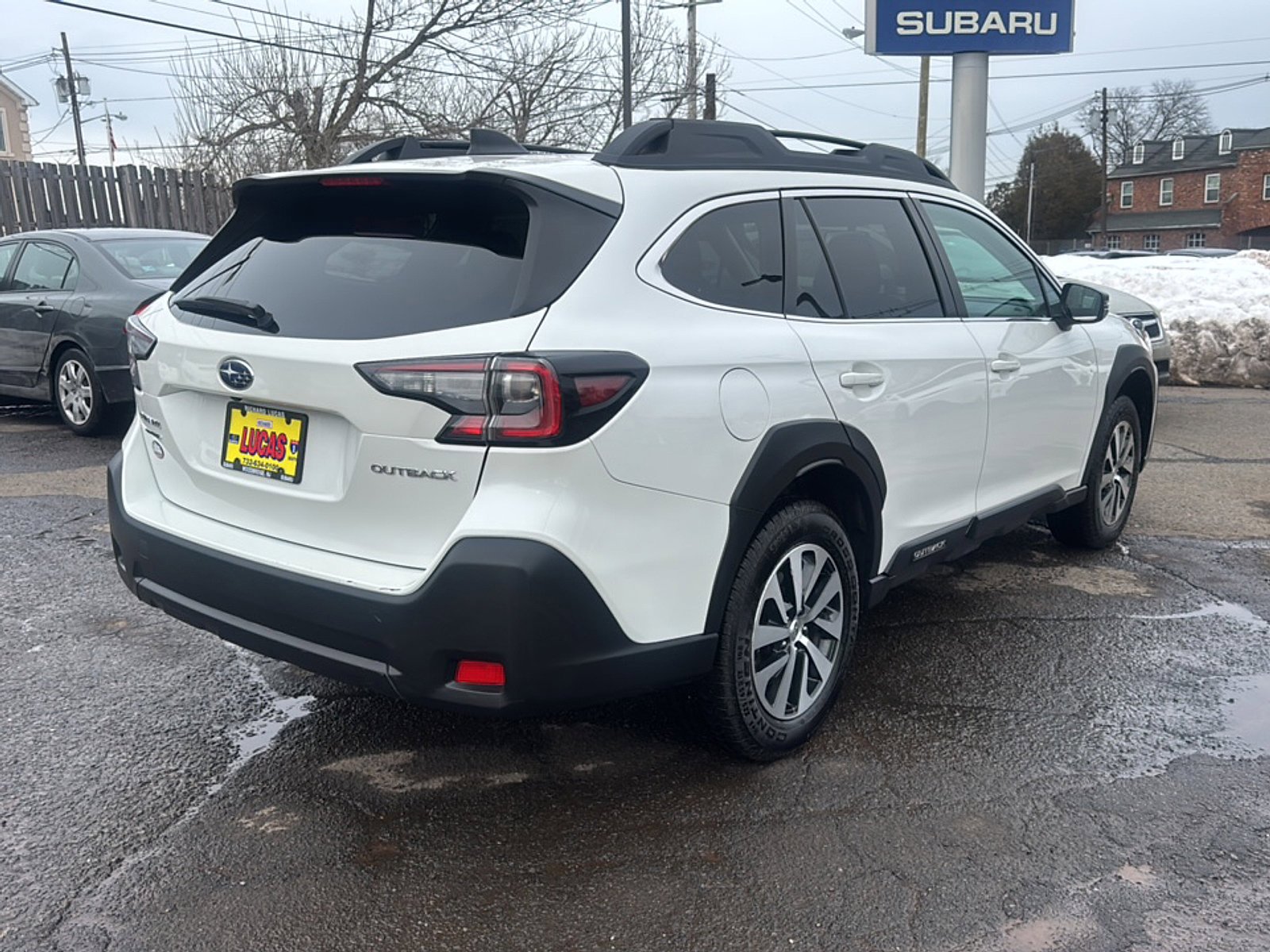Certified 2024 Subaru Outback Premium AWD/4WD image 5