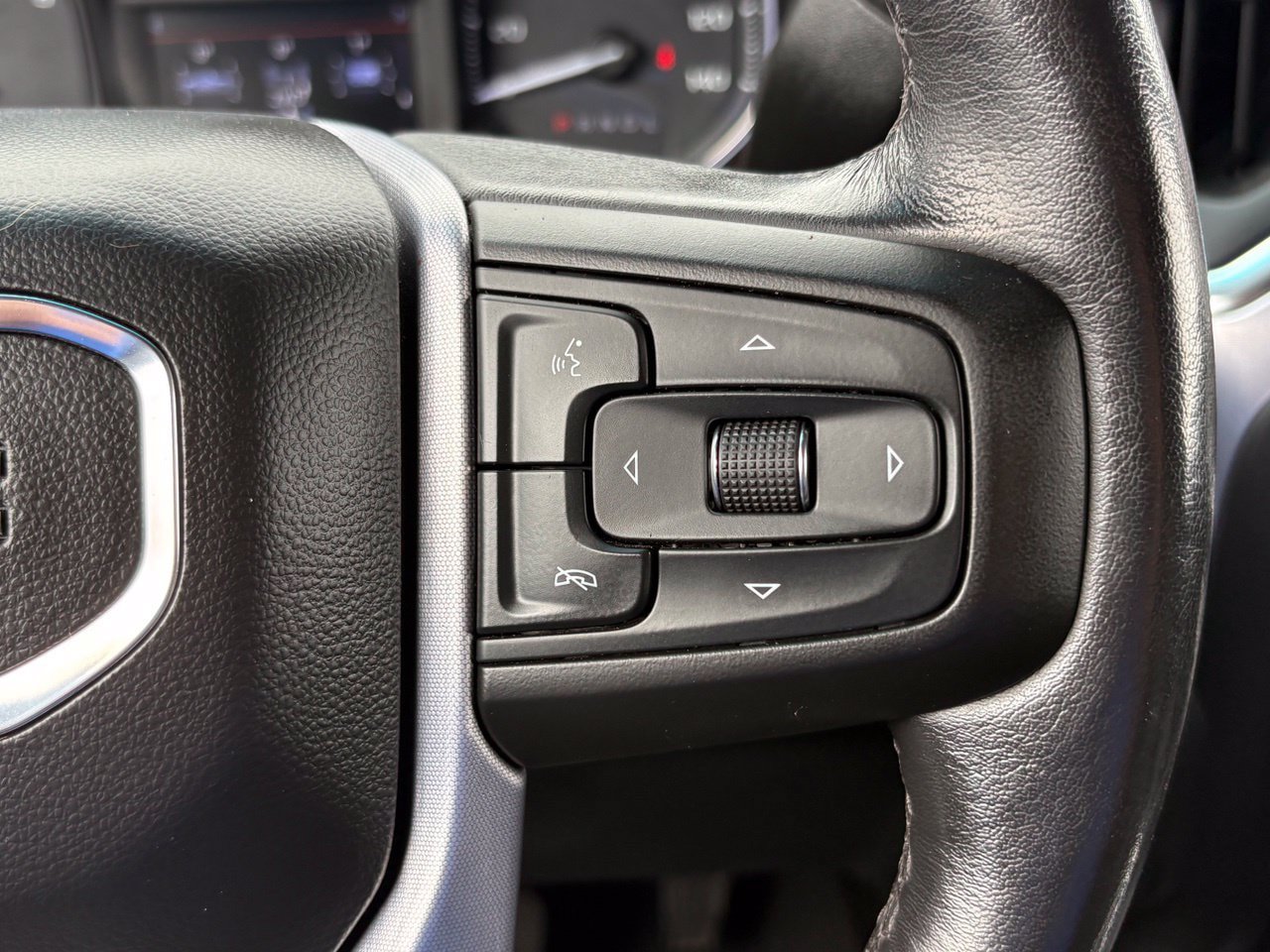 Used 2019 GMC Sierra 1500 SLT w/ SLT Premium Package AWD/4WD image 32