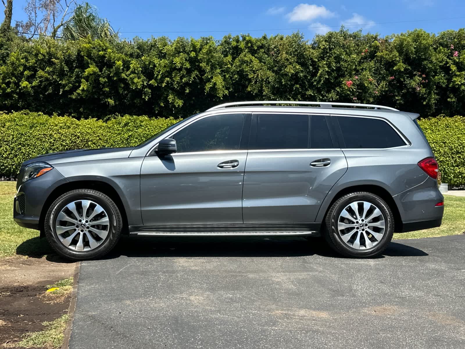 Used 2019 Mercedes-Benz GLS 450 4MATIC image 2