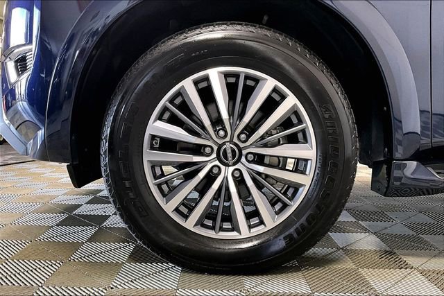 Used 2024 Nissan Armada SL w/ Captain's Chairs Package image 8