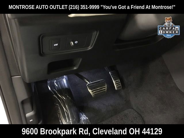 Used 2024 Land Rover Discovery Metropolitan Edition image 15