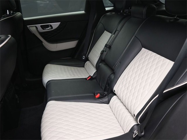 Used 2017 INFINITI QX70 AWD w/ Limited Package image 12