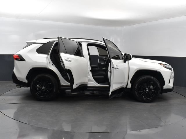 Used 2023 Toyota RAV4 SE w/ Convenience Package AWD/4WD image 29