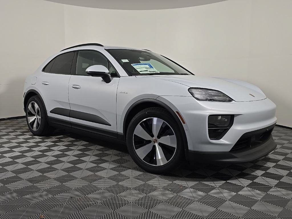 Certified 2025 Porsche Macan Electric RWD image 9