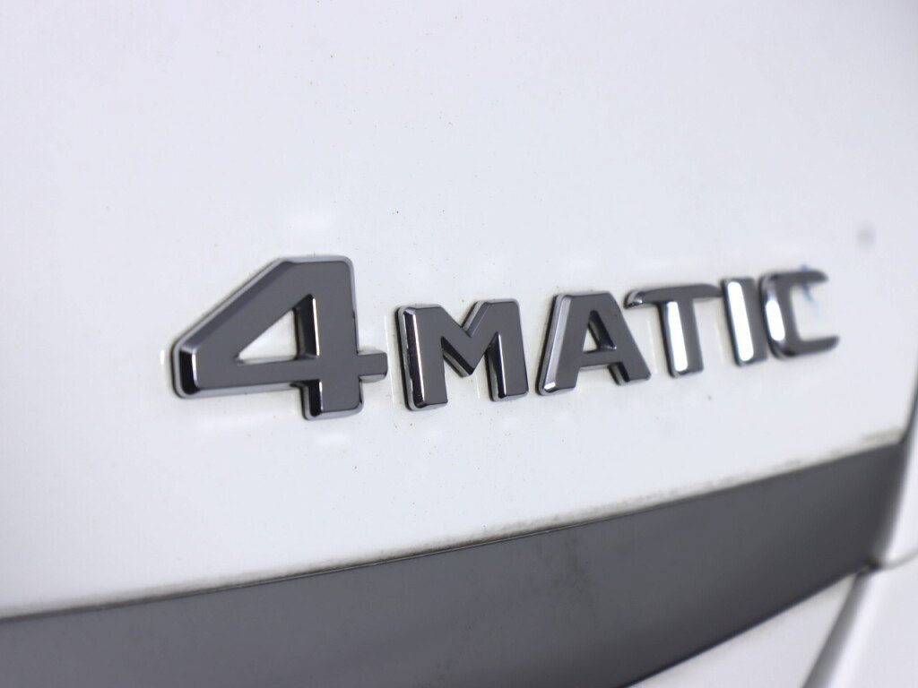 Used 2017 Mercedes-Benz C 300 4MATIC Sedan image 38