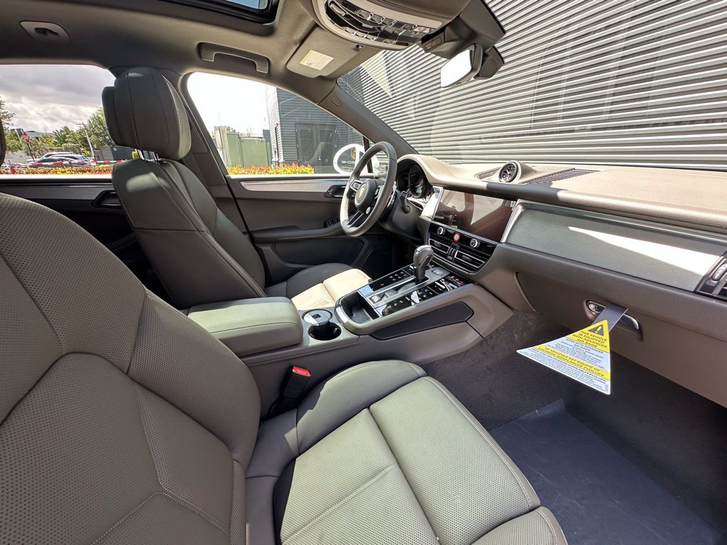 Used 2026 Porsche Macan S AWD/4WD image 41