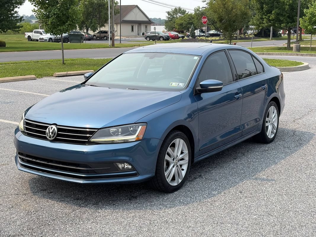 Used 2017 Volkswagen Jetta SEL FWD image 4