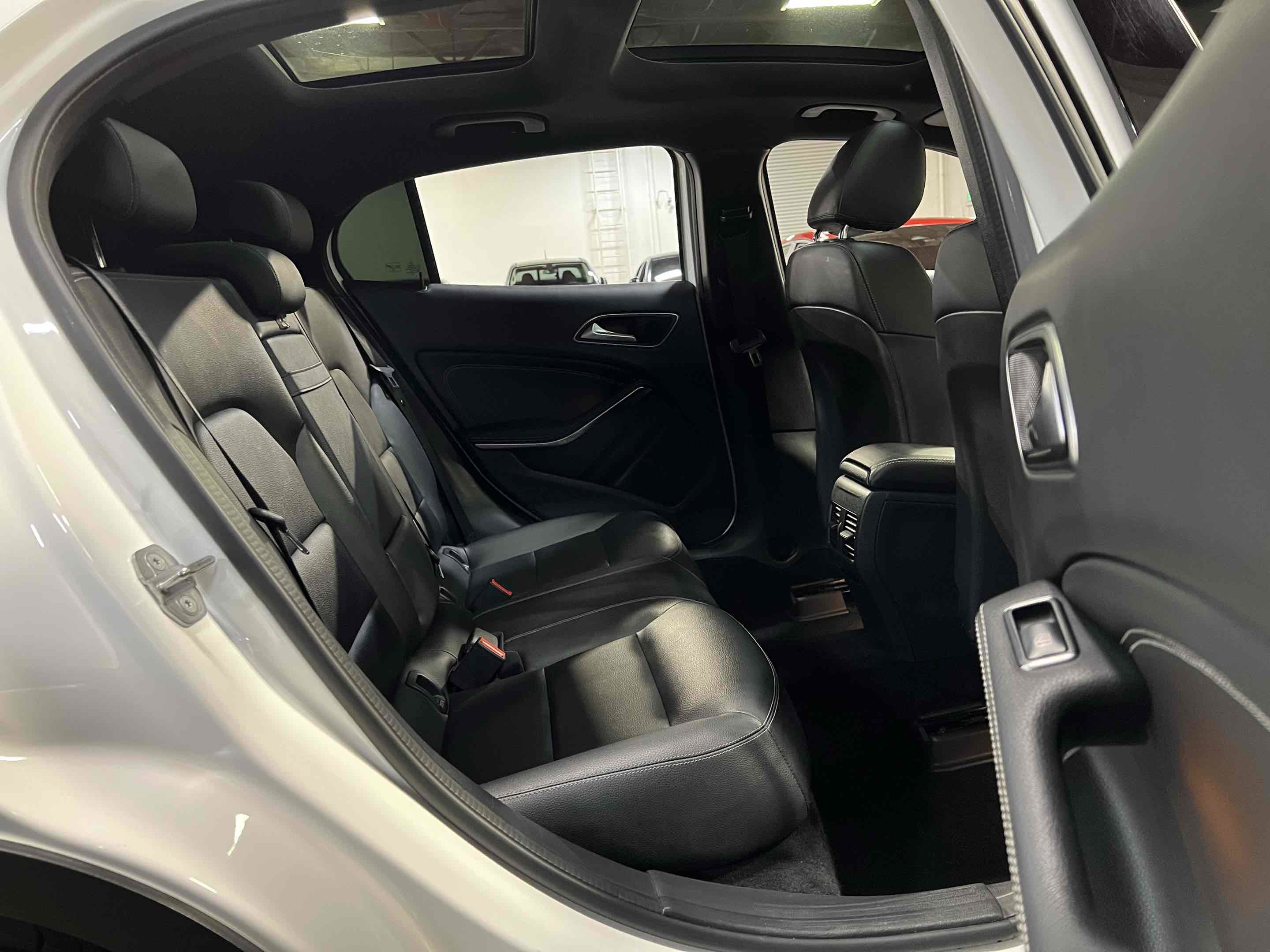 Used 2020 Mercedes-Benz GLA 250 image 38