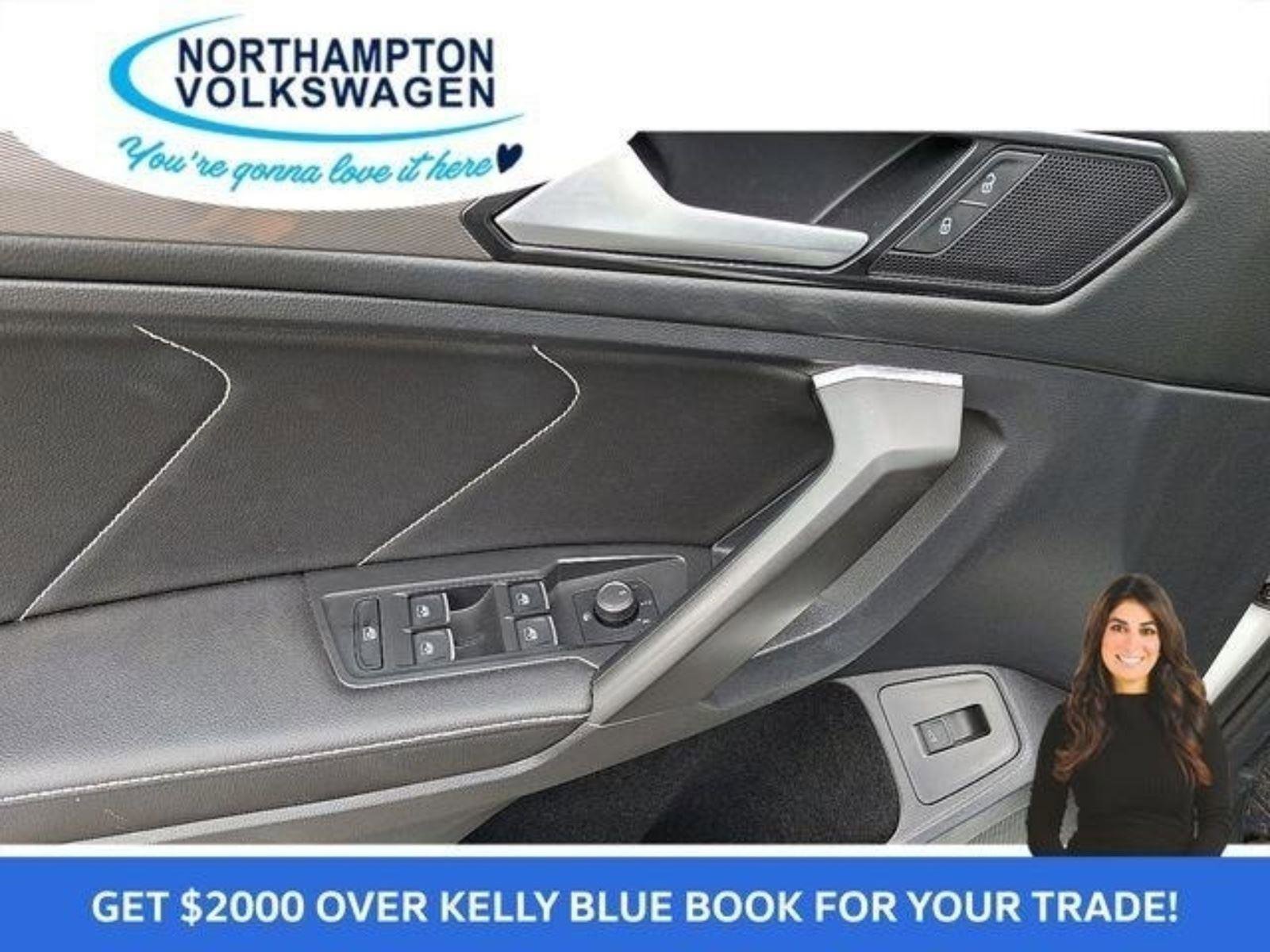 Used 2022 Volkswagen Tiguan SE w/ Panoramic Sunroof Package image 13