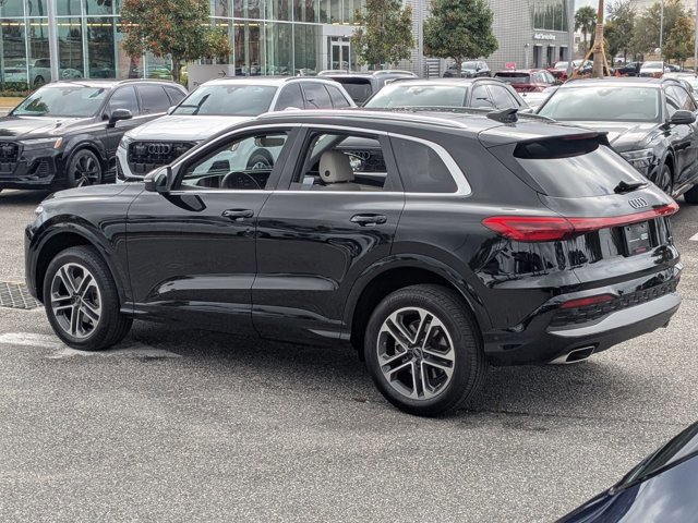 Certified 2025 Audi Q5 Premium w/ Convenience Package image 8