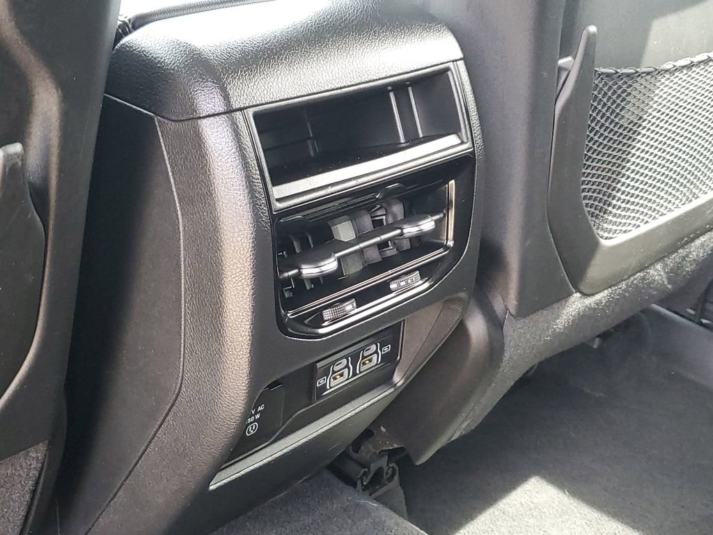 Used 2023 Jeep Grand Cherokee Laredo w/ Luxury Tech Group I AWD/4WD image 30