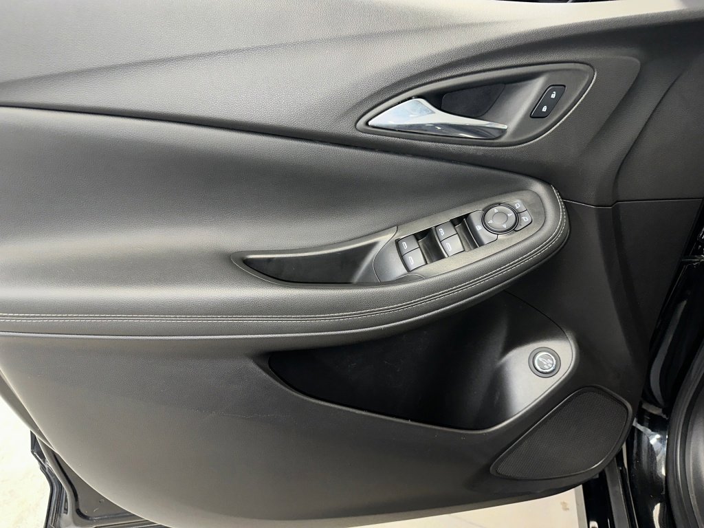 Used 2023 Buick Encore GX Select w/ Experience Buick Package image 5