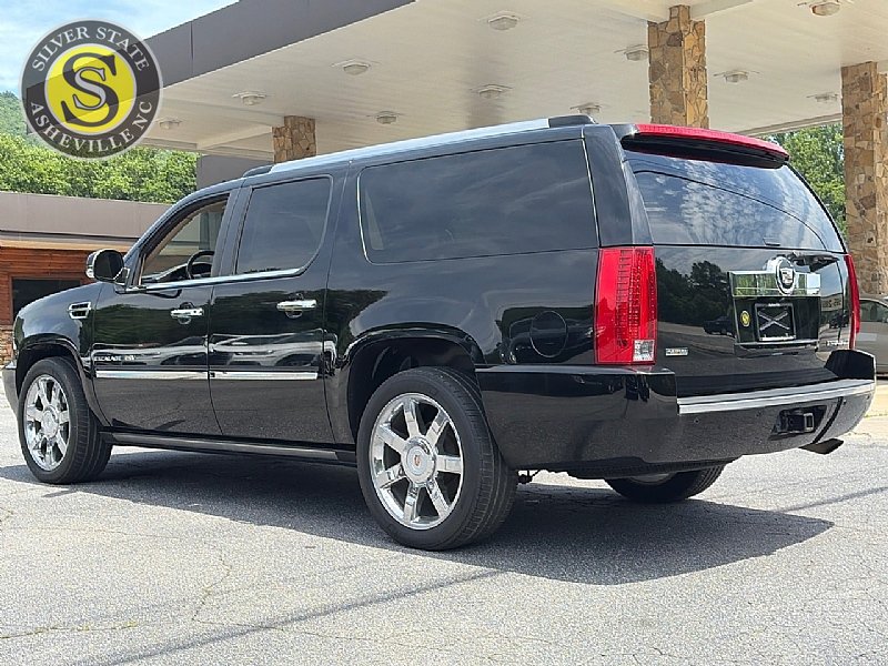 Used 2011 Cadillac Escalade ESV Premium AWD/4WD image 4