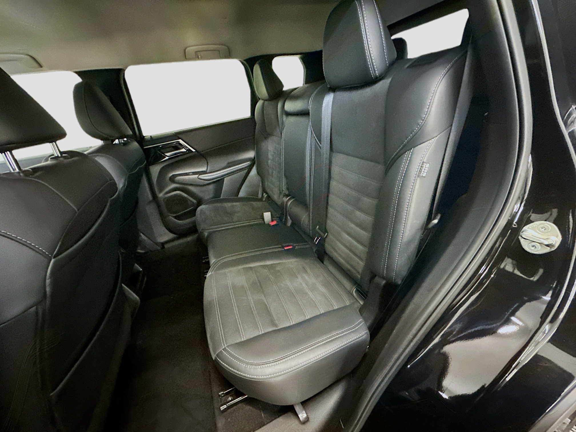 Used 2024 Mitsubishi Outlander SE AWD/4WD image 29