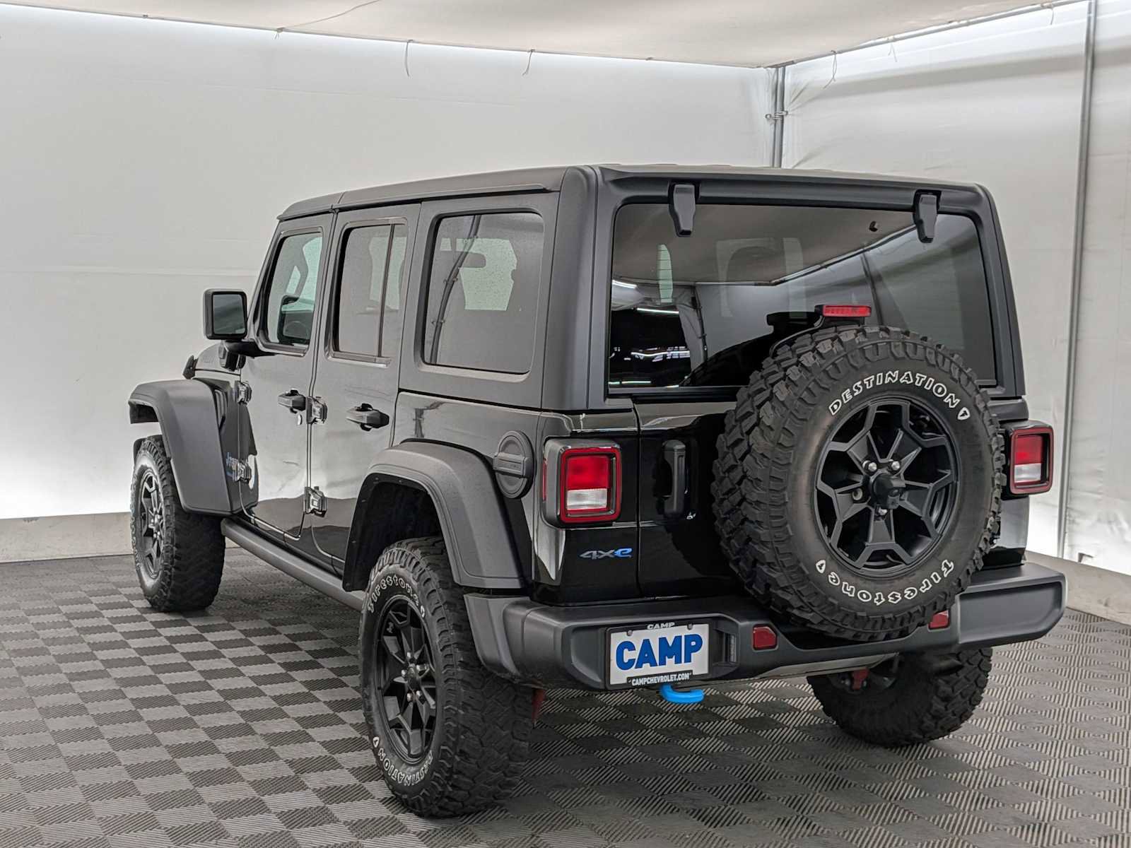 Used 2023 Jeep Wrangler Unlimited w/ Cold Weather Group image 3