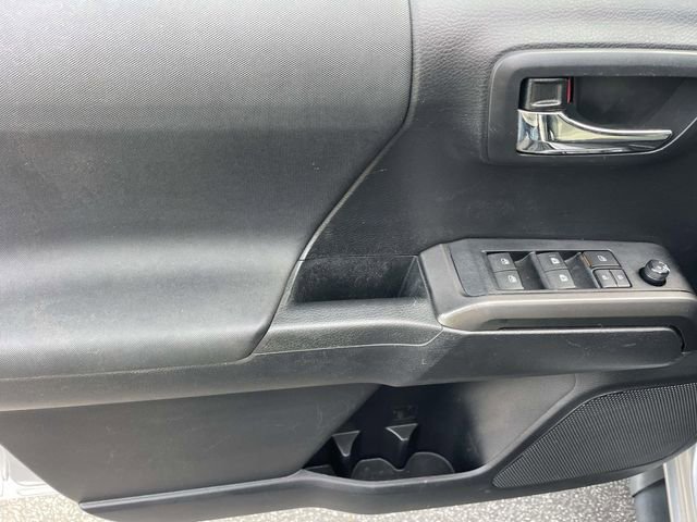 Used 2020 Toyota Tacoma TRD Sport image 14