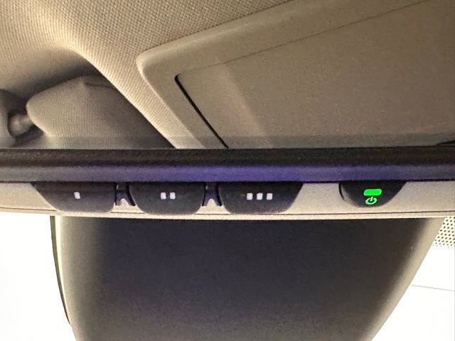 Used 2023 Toyota Highlander Limited AWD/4WD image 17