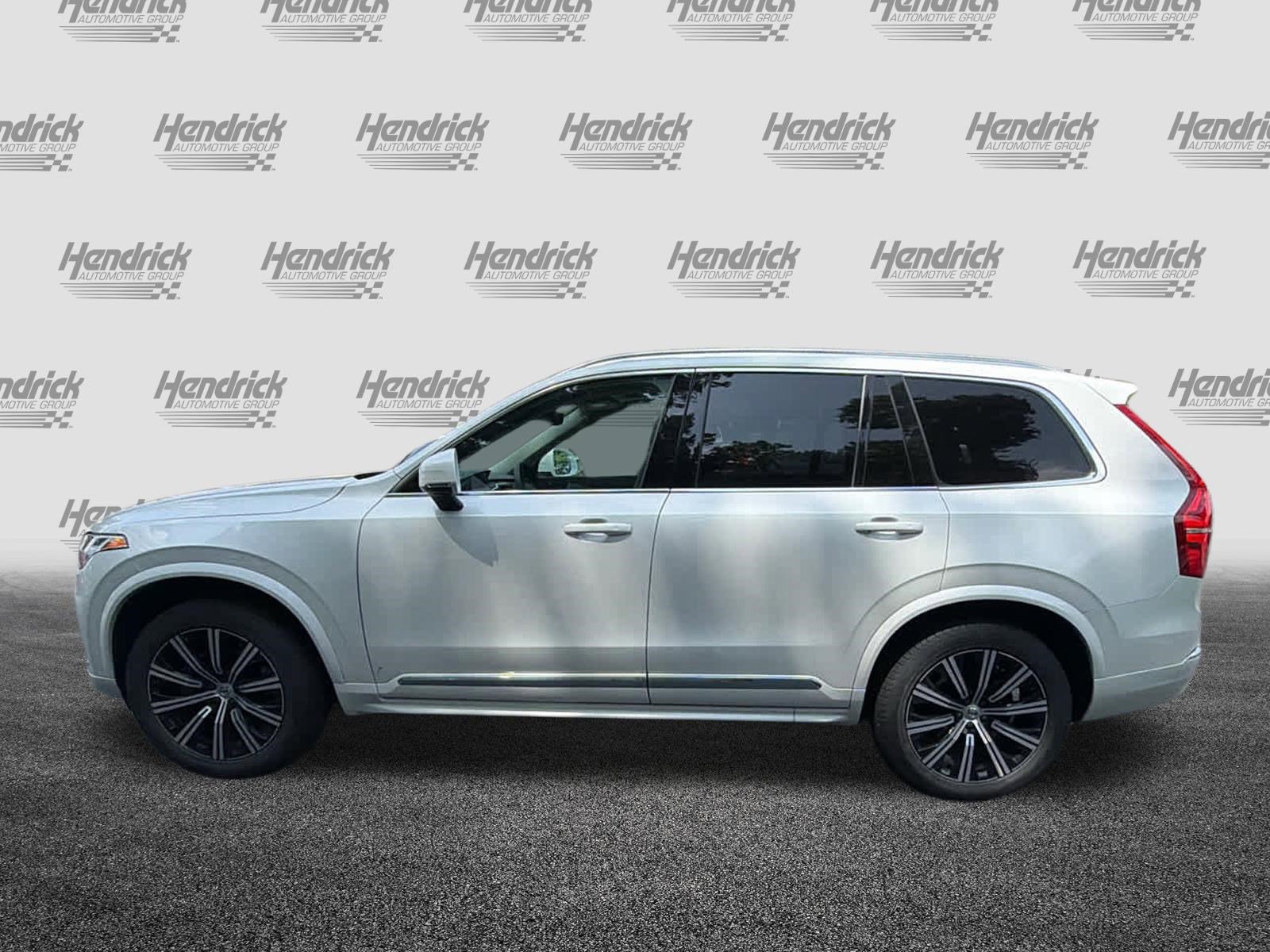 Used 2025 Volvo XC90 B5 Core AWD/4WD image 9