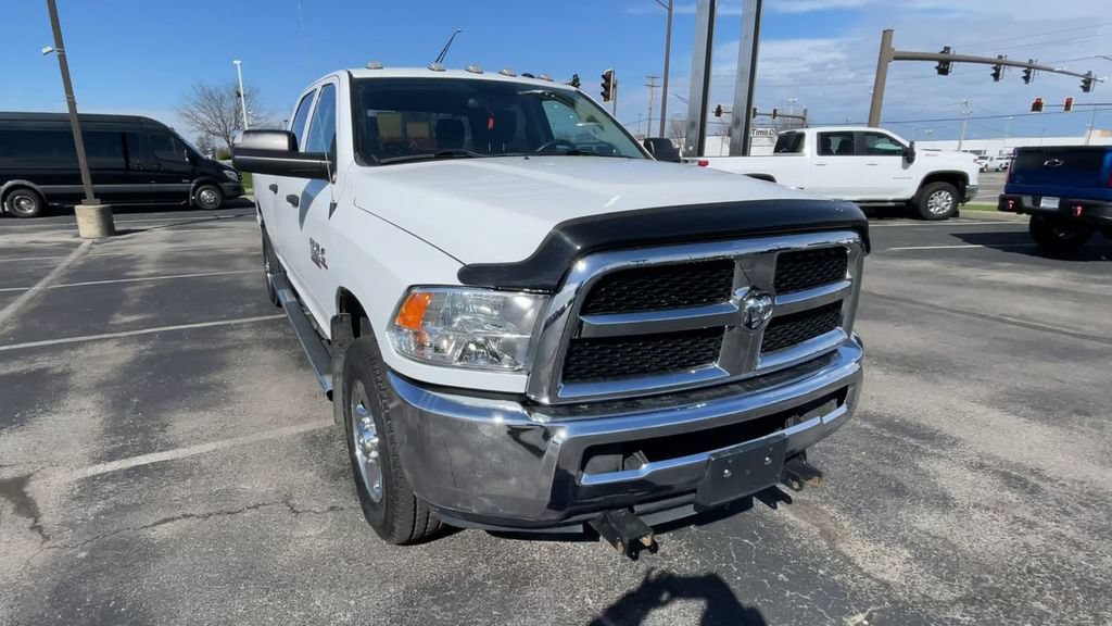 Used 2018 RAM 3500 Tradesman w/ Chrome Appearance Group AWD/4WD image 4