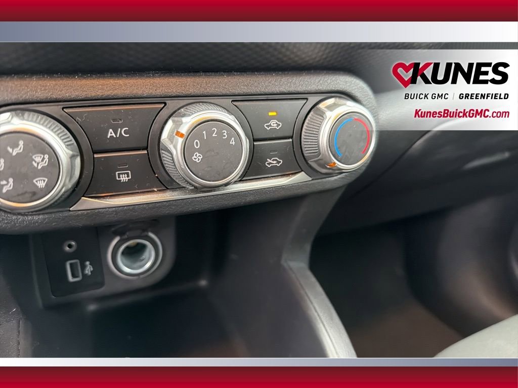 Used 2024 Nissan Kicks S image 20