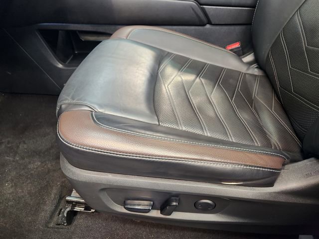 Used 2023 Nissan Pathfinder Platinum image 17