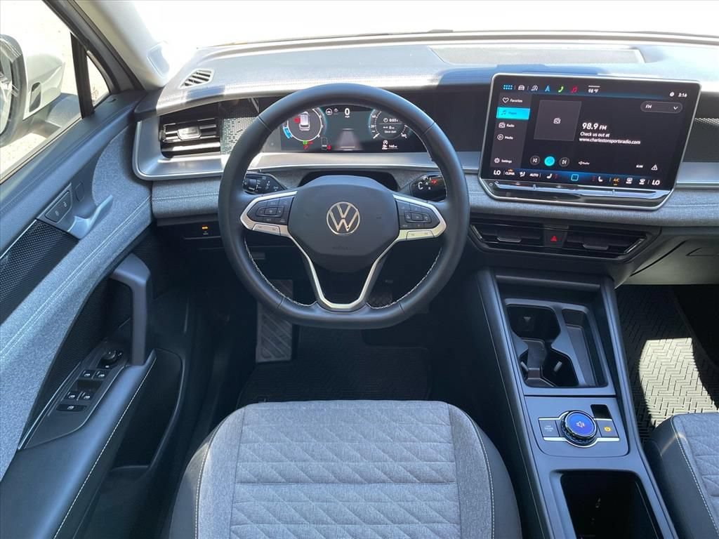 Used 2025 Volkswagen Tiguan S FWD image 3