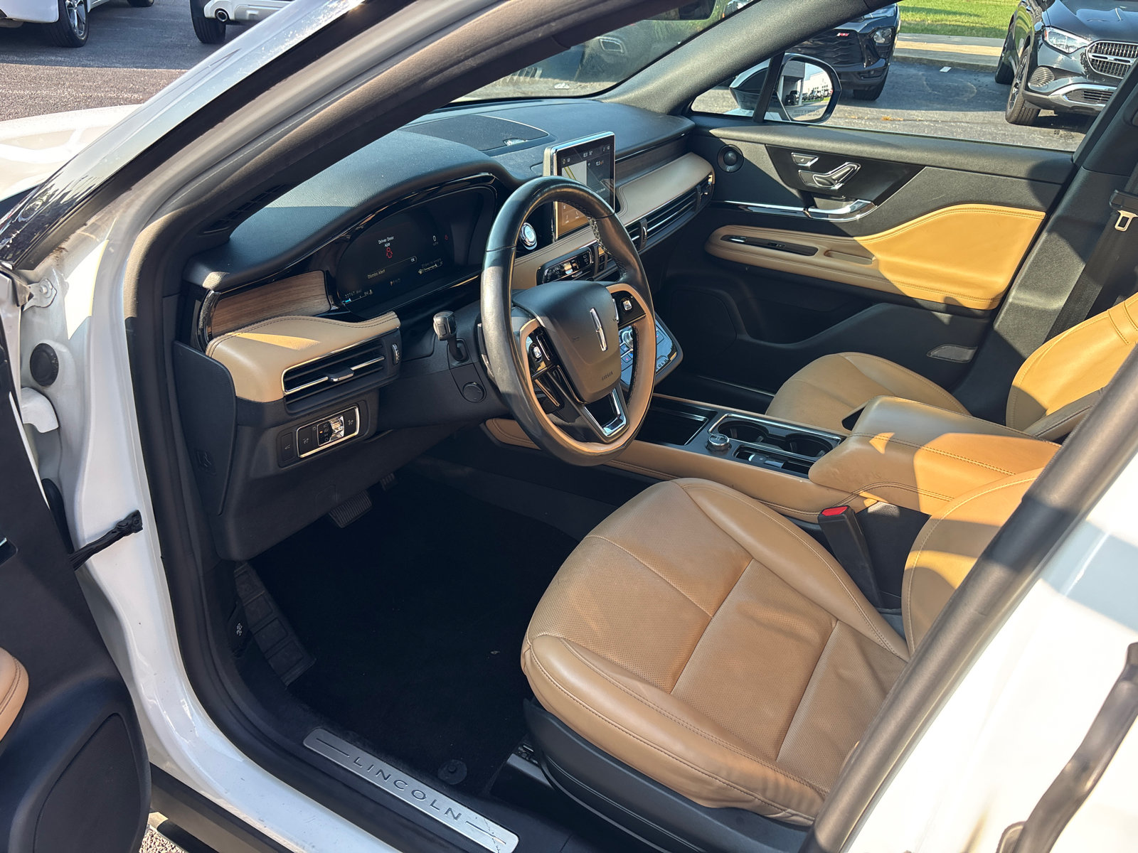 Certified 2022 Lincoln Corsair Reserve w/ Luxury Package AWD/4WD image 24
