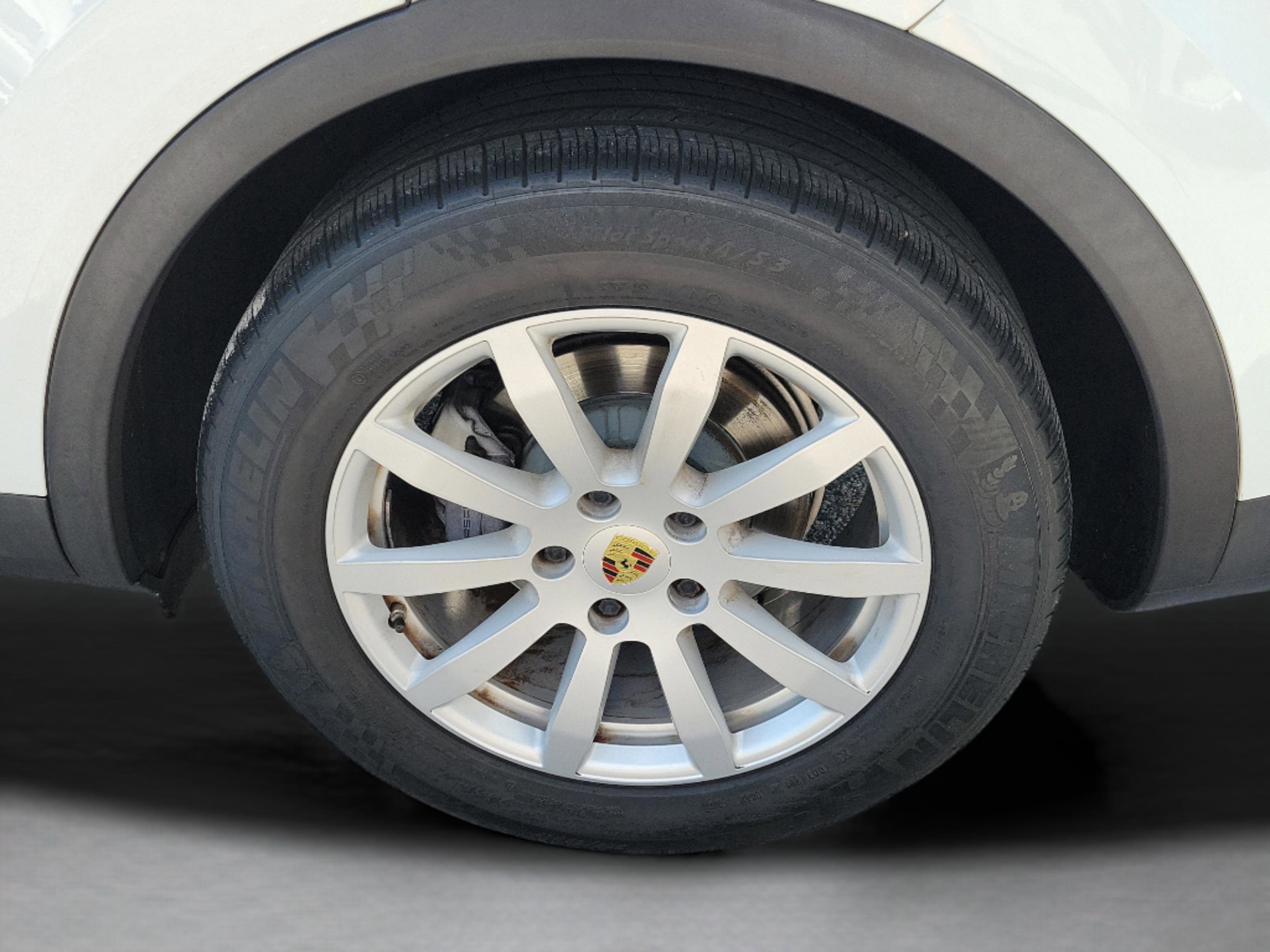 Used 2019 Porsche Cayenne image 32