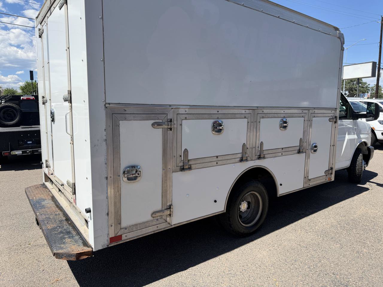 Used 2020 Chevrolet Express 3500 w/ Power Convenience Package RWD image 29