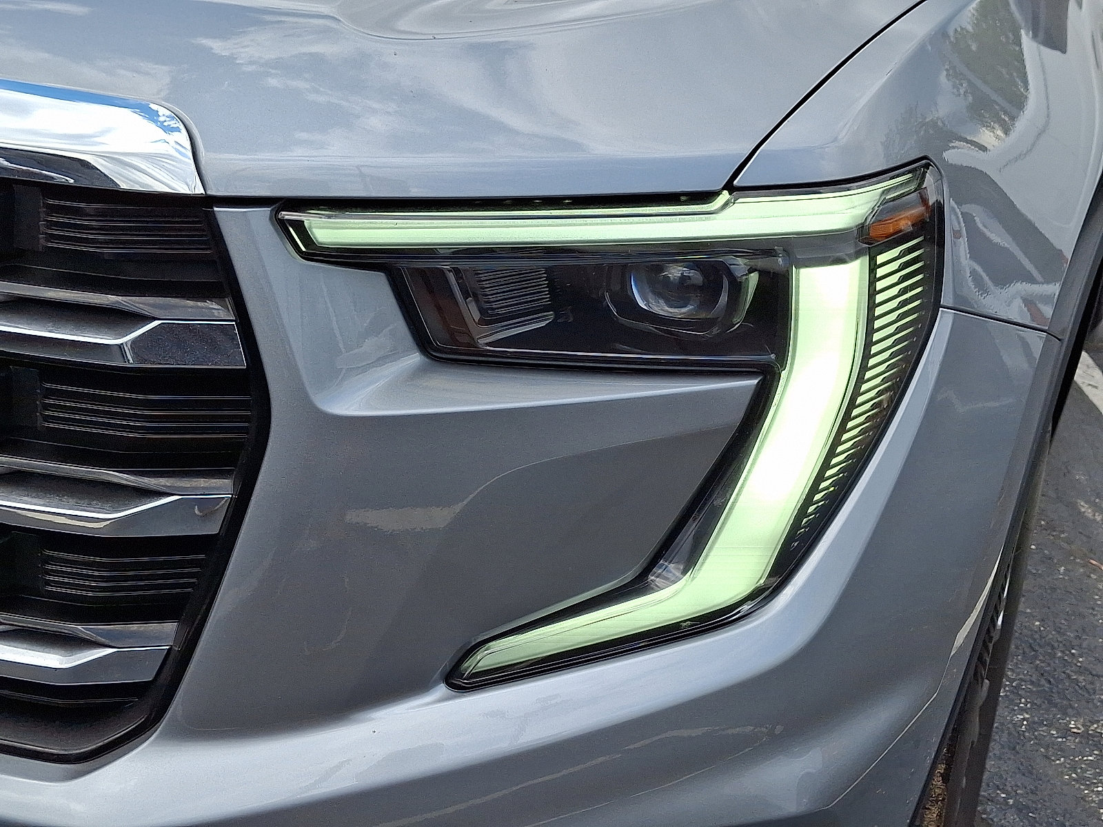 Certified 2025 GMC Acadia Elevation image 13