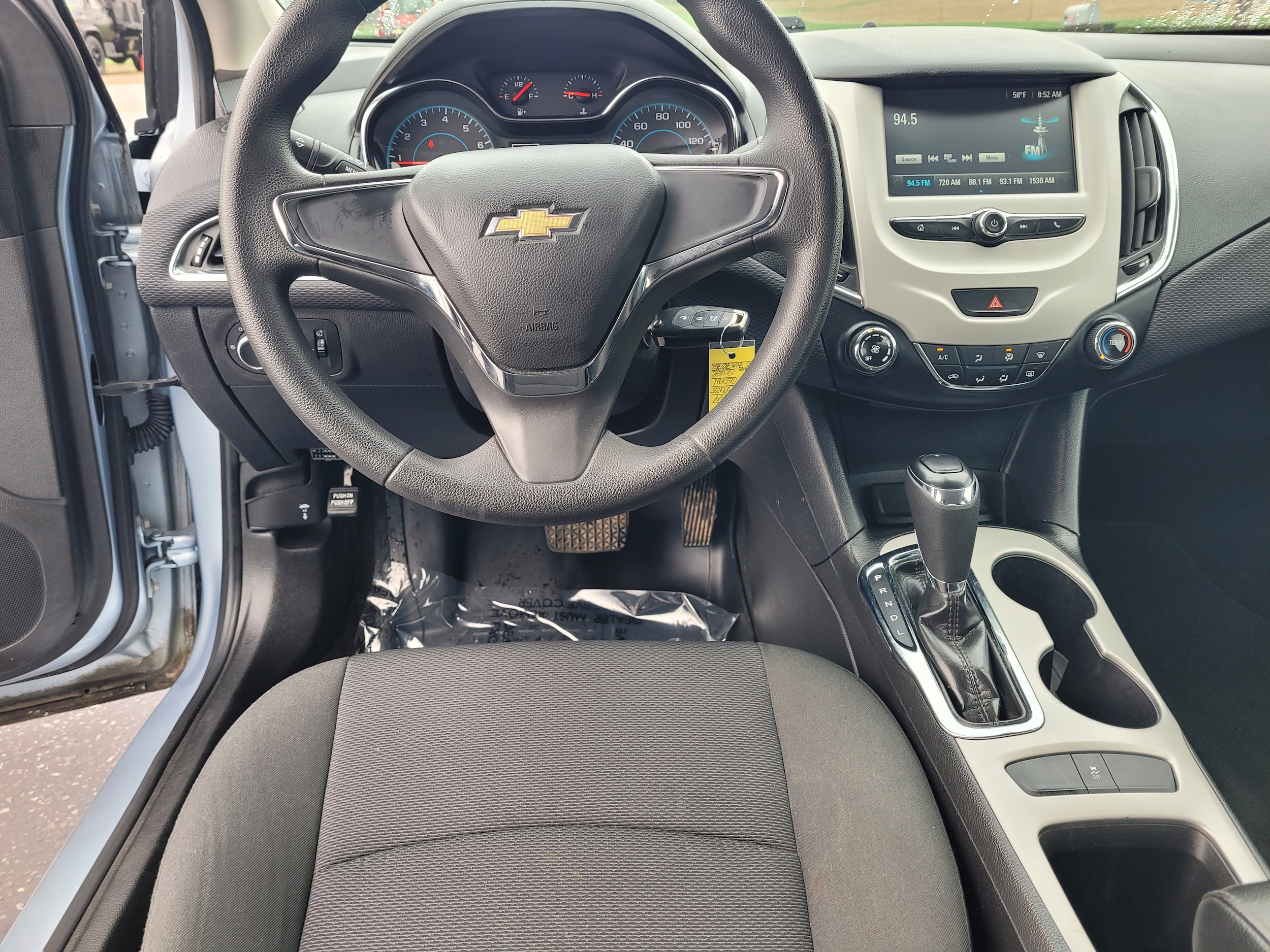 Used 2018 Chevrolet Cruze LS FWD image 9