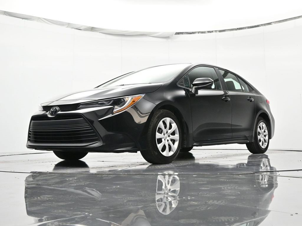 Used 2023 Toyota Corolla LE image 41