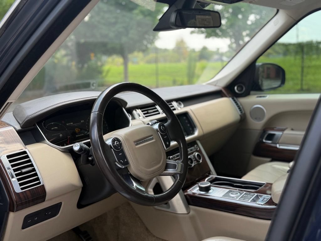 Used 2016 Land Rover Range Rover Supercharged AWD/4WD image 11