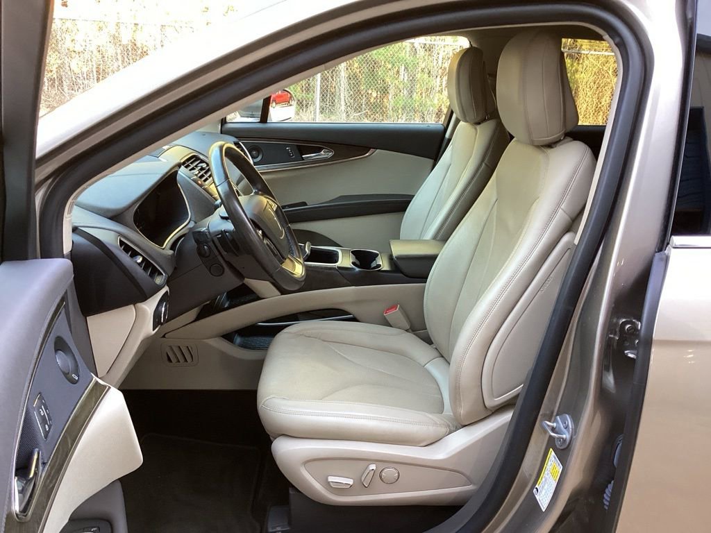 Used 2020 Lincoln Nautilus Reserve w/ Cargo Utility Package image 27