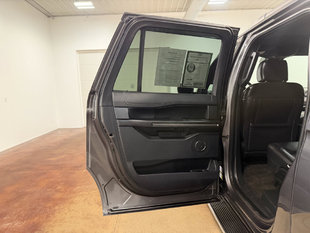 Used 2020 Ford Expedition Max XLT w/ Equipment Group 202A AWD/4WD image 46