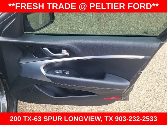 Used 2022 Genesis G70 2.0T image 39