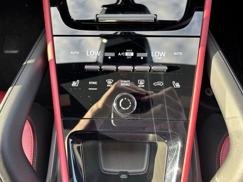 Certified 2024 Porsche Cayenne image 25