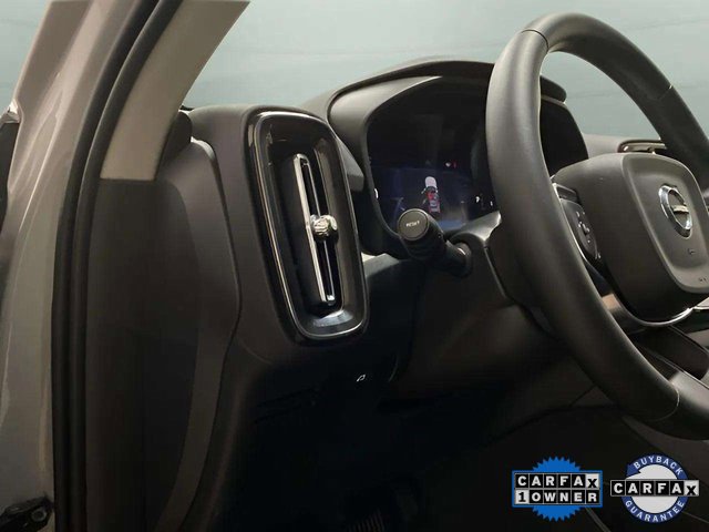 Used 2025 Volvo XC40 B5 Plus image 16