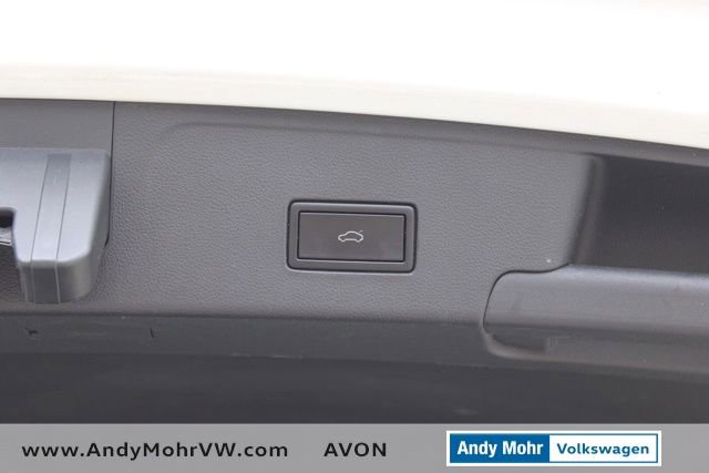 Used 2020 Volkswagen Atlas Cross Sport SE w/ Towing Package image 14