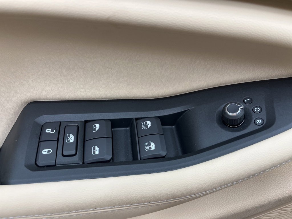 New 2025 Jeep Grand Cherokee Limited w/ Luxury Tech Group II image 7