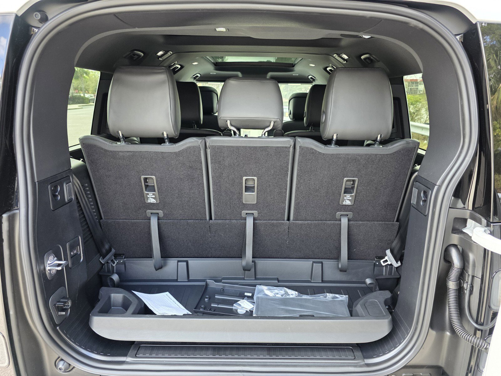 Used 2026 Land Rover Defender 130 S image 15