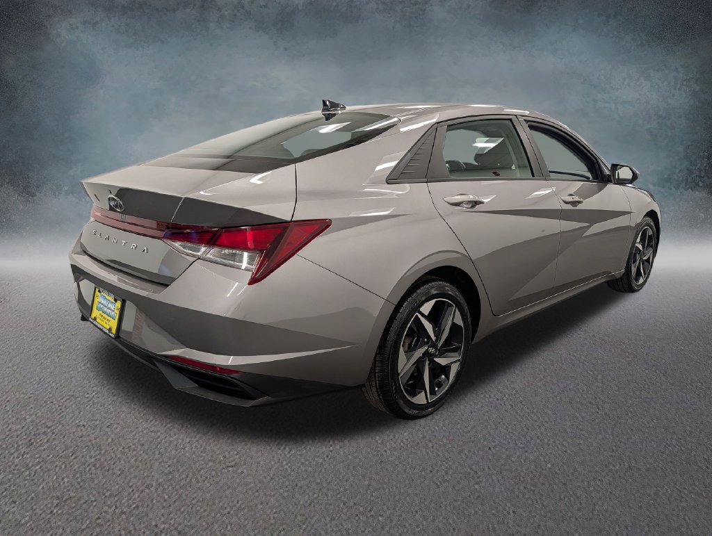 Certified 2023 Hyundai Elantra SEL w/ Convenience Package FWD image 4