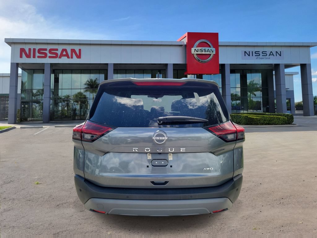 Used 2023 Nissan Rogue S AWD/4WD image 5