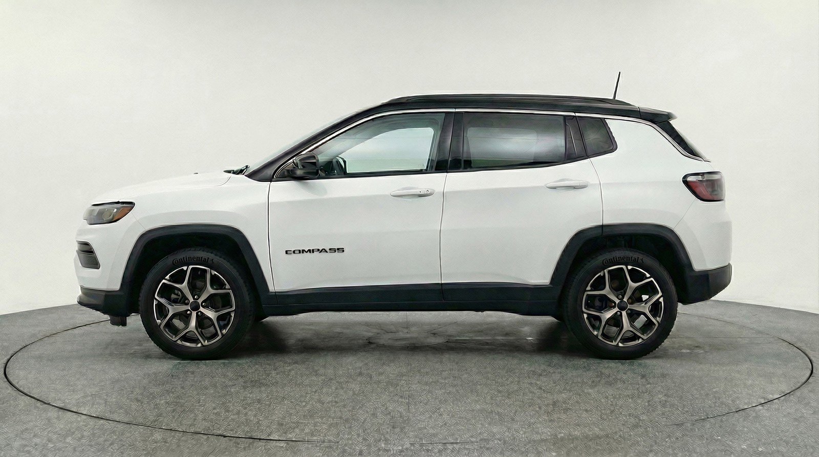 Used 2025 Jeep Compass Limited image 5