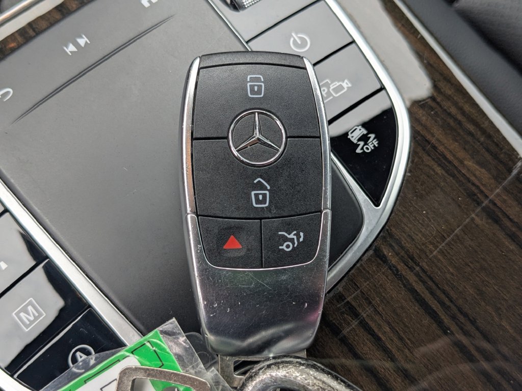 Used 2022 Mercedes-Benz GLC 300 4MATIC w/ Driver Assistance Package image 42