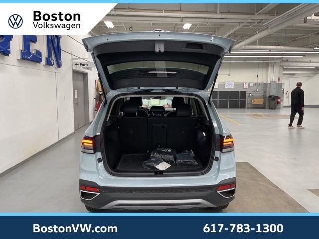 New 2026 Volkswagen Taos SE AWD/4WD image 21