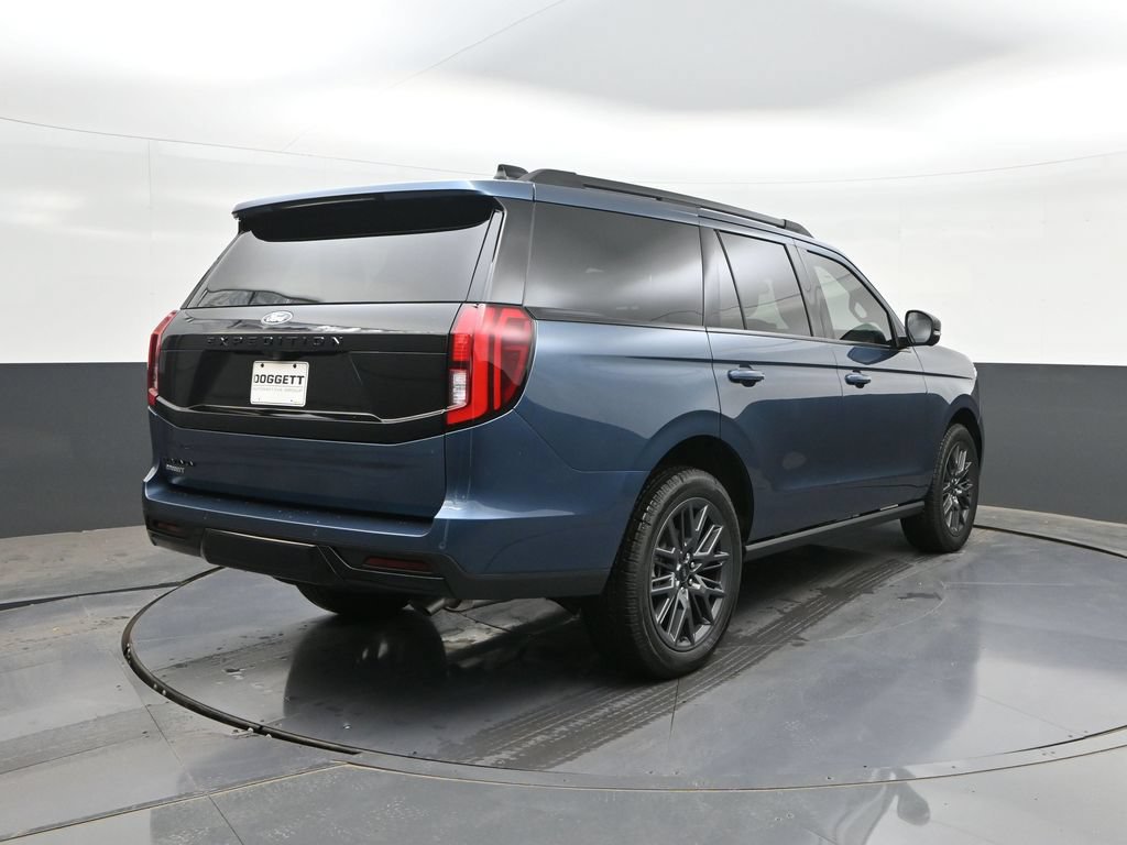 New 2027 Ford Expedition Platinum w/ Stealth Appearance Package RWD image 11
