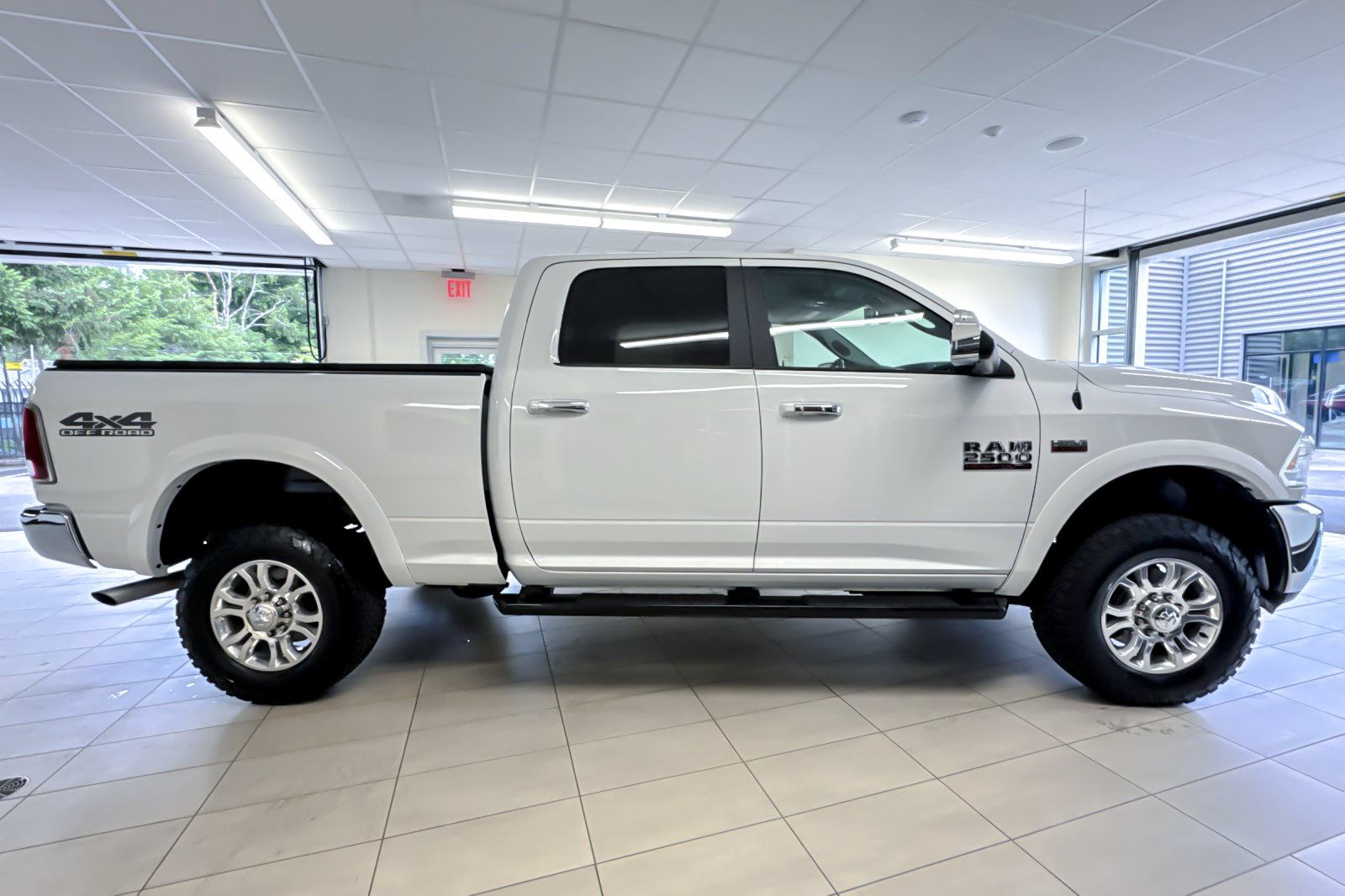 Used 2018 RAM 2500 Laramie w/ Off Road Package AWD/4WD image 3