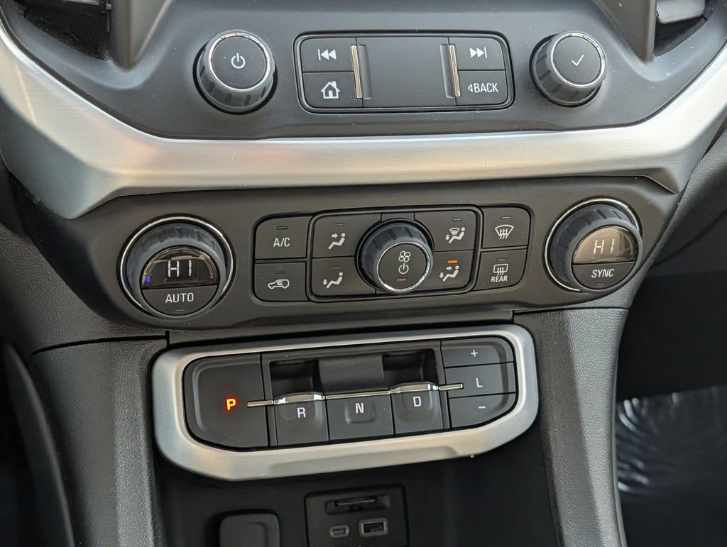 Used 2023 GMC Acadia SLT w/ Technology Package image 41